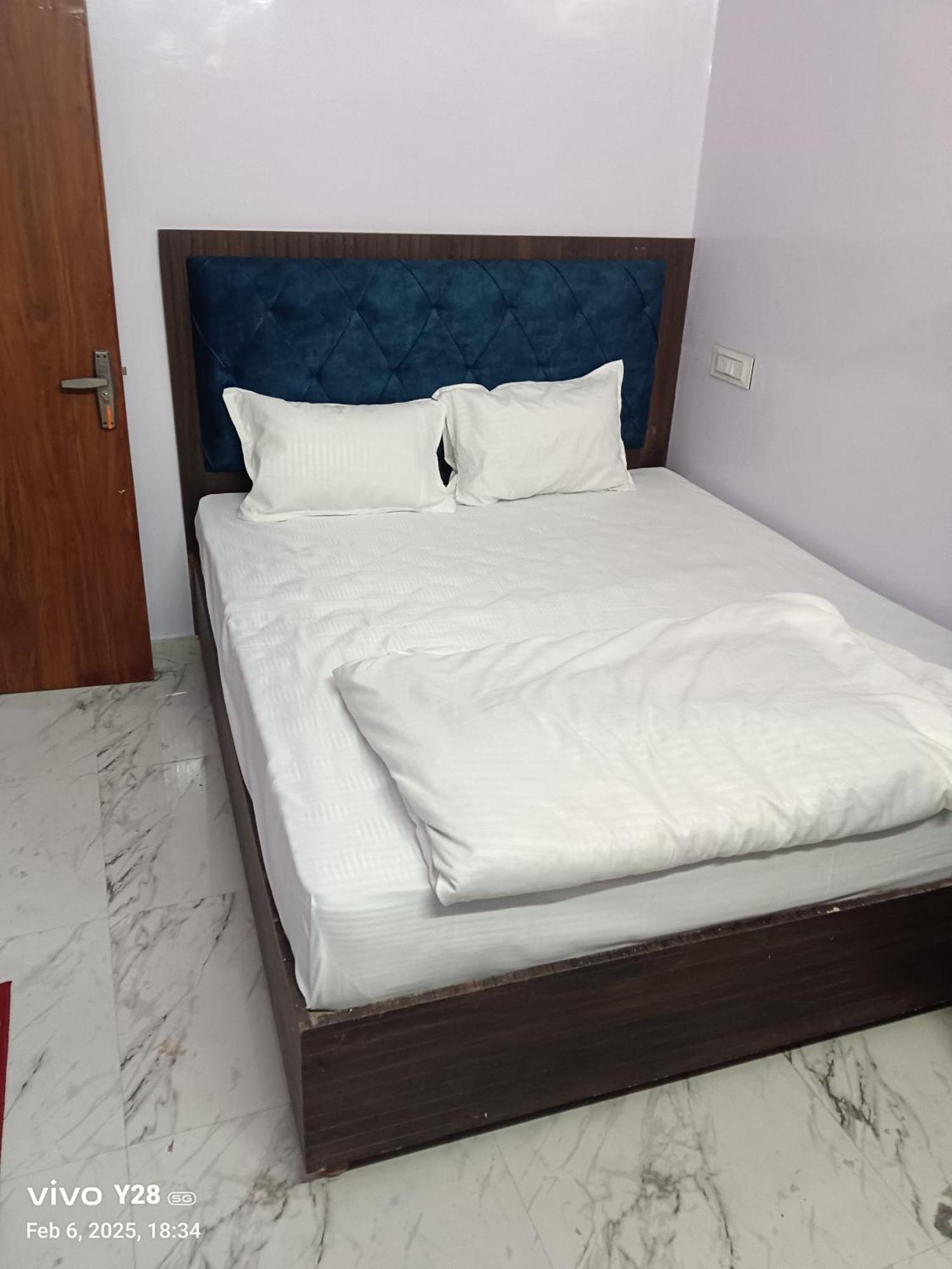 Ganpati Shri Paying Guest House, Varanasi